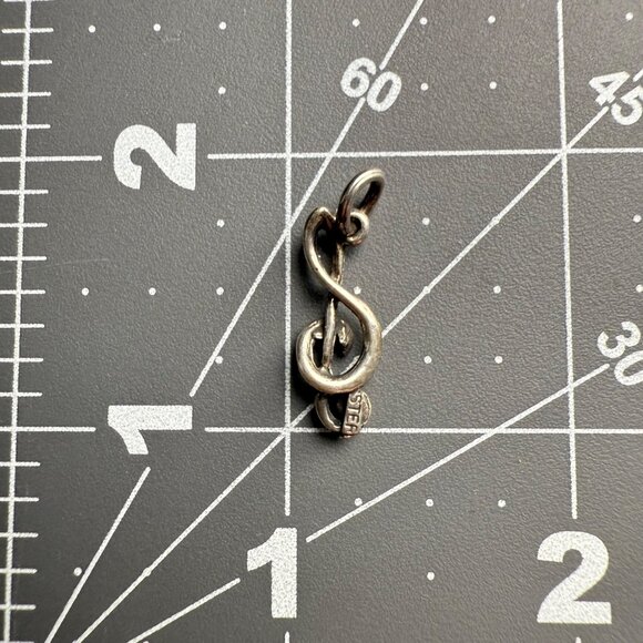 Sterling Silver Treble Clef Pendant Charm Vintage‎ Jewelry - Picture 4 of 4